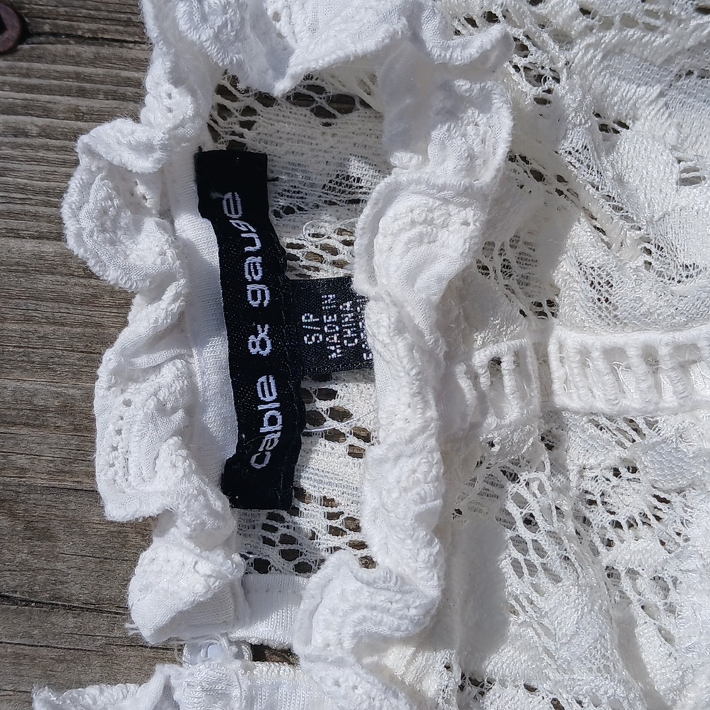 Cable & Gauge White Lace Blouse - Picture 2 of 7